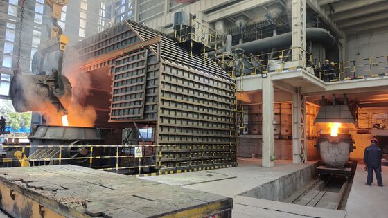 Large Medium-Low Carbon Ferromanganese Refining Furnace Transformer 35kV to 380V 12.5MVA 50Hz 3-Phase Oil-Immersed